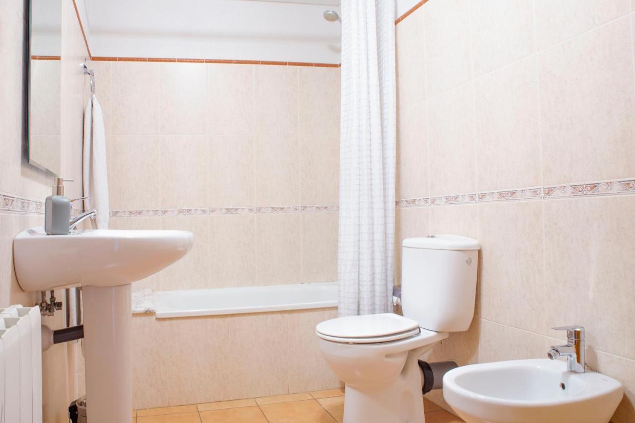 Allotjaments Placa Major-Grevol Santa Pau Εξωτερικό φωτογραφία
