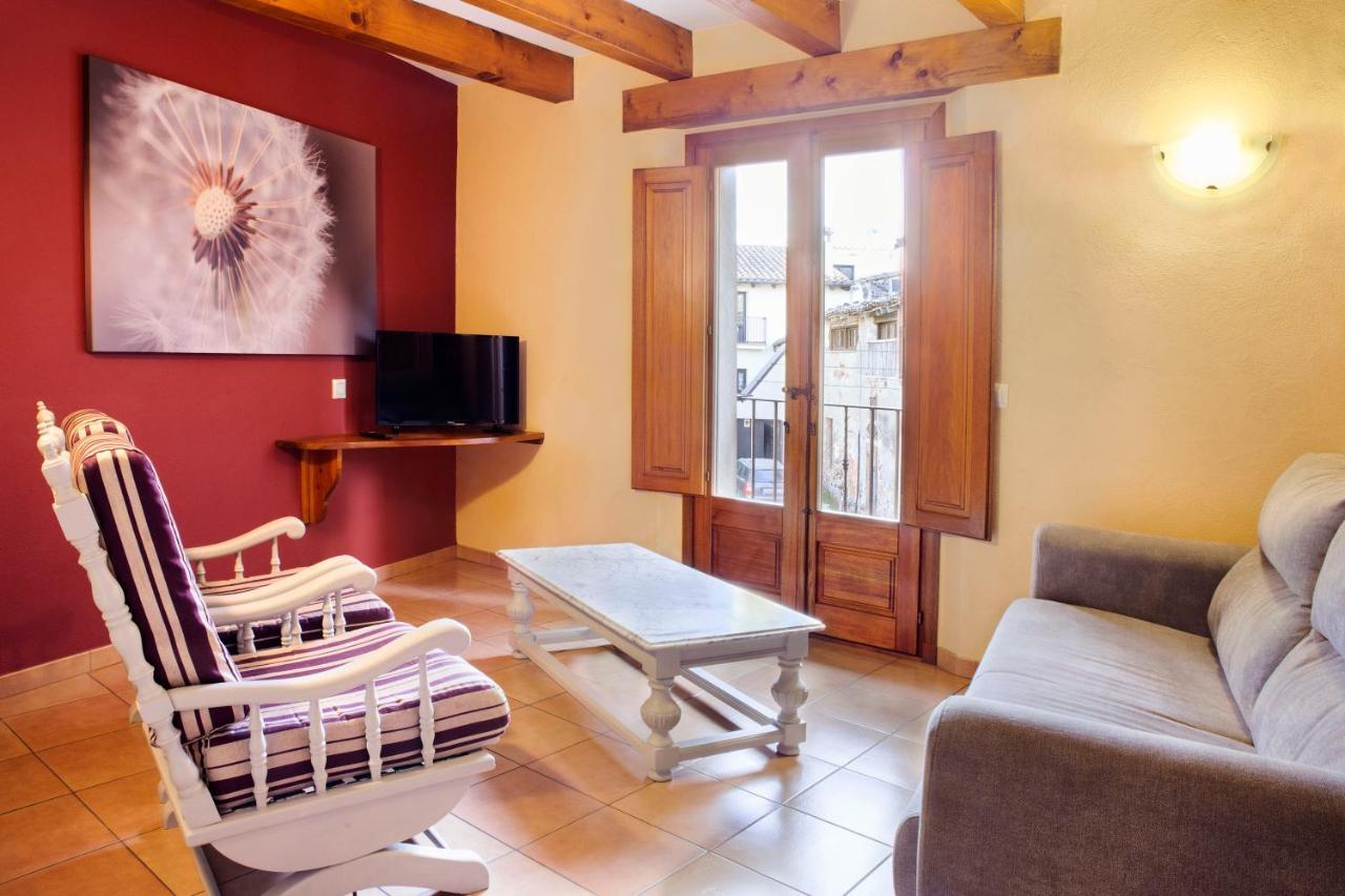 Allotjaments Placa Major-Grevol Santa Pau Εξωτερικό φωτογραφία