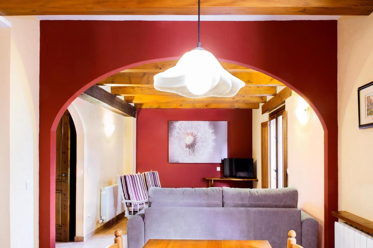 Allotjaments Placa Major-Grevol Santa Pau Εξωτερικό φωτογραφία