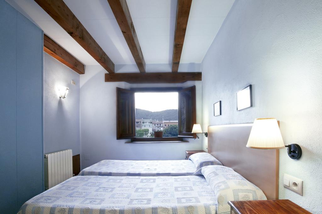 Allotjaments Placa Major-Grevol Santa Pau Δωμάτιο φωτογραφία